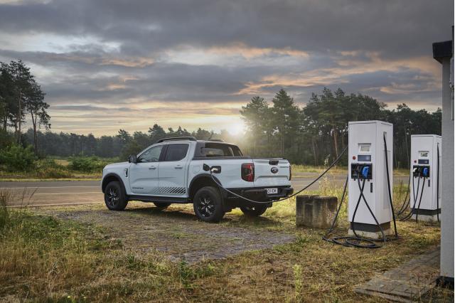 Ford Ranger: Το πιο σκληροτράχηλο Plug-in Hybrid